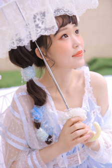 白丝校花图片